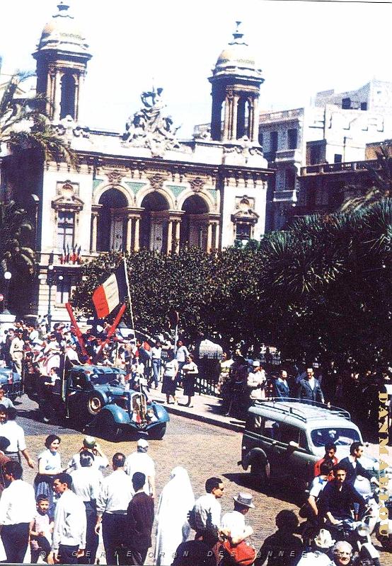 PA i- 18- Place d'armes animee.JPG